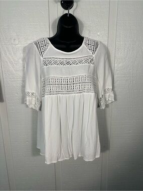 Pale Sky White Top Size Small EUC